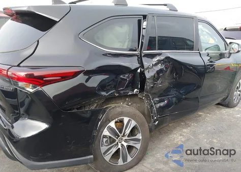 2024 Toyota Highlander Hybrid Xle z USA, uszkodzony, nr VIN 5TDKBRCH6RS640653